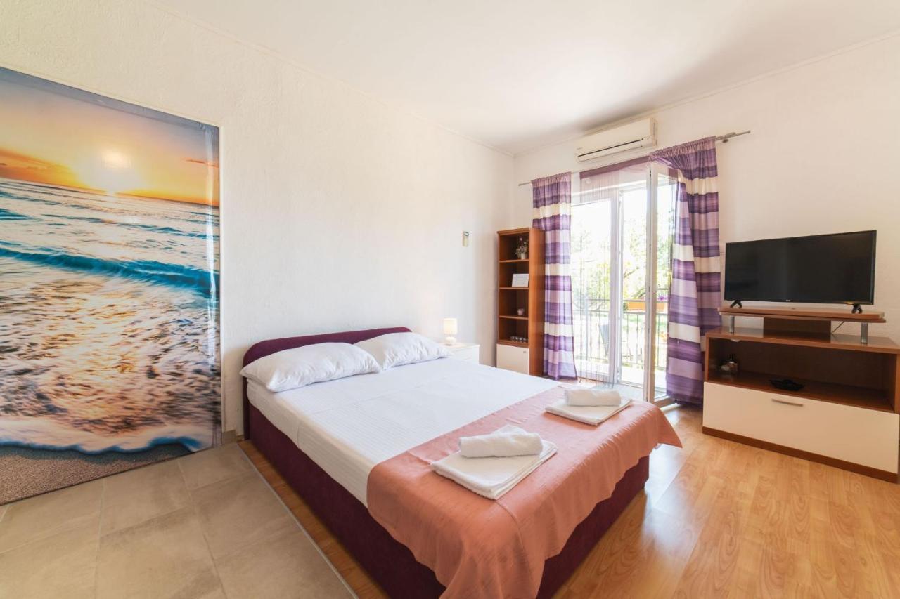 Apartment Livaja Kaštel Novi Kültér fotó
