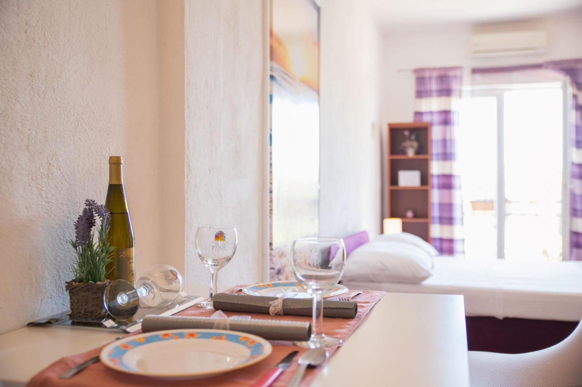 Apartment Livaja Kaštel Novi Szoba fotó