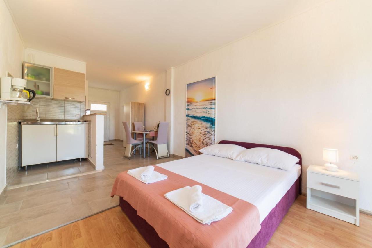 Apartment Livaja Kaštel Novi Kültér fotó