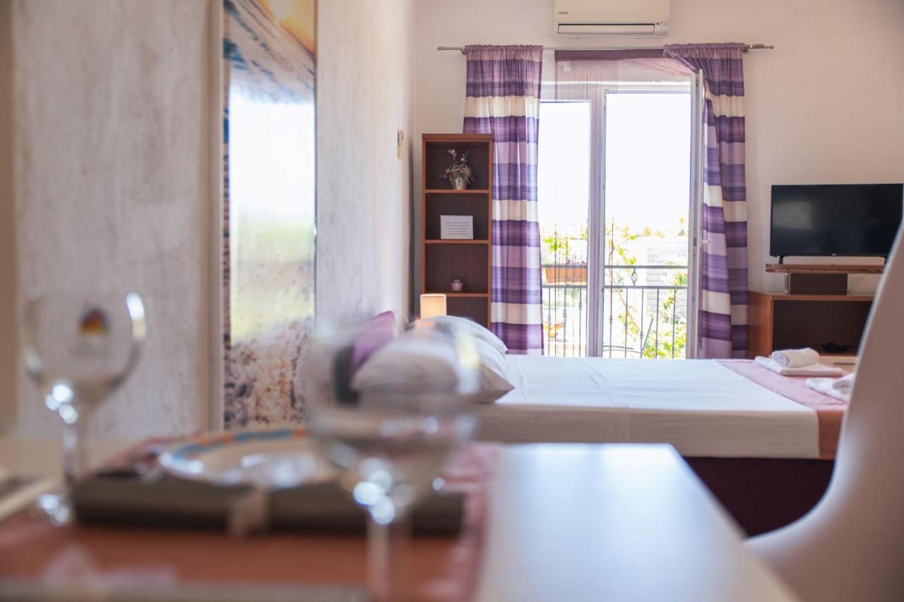 Apartment Livaja Kaštel Novi Kültér fotó