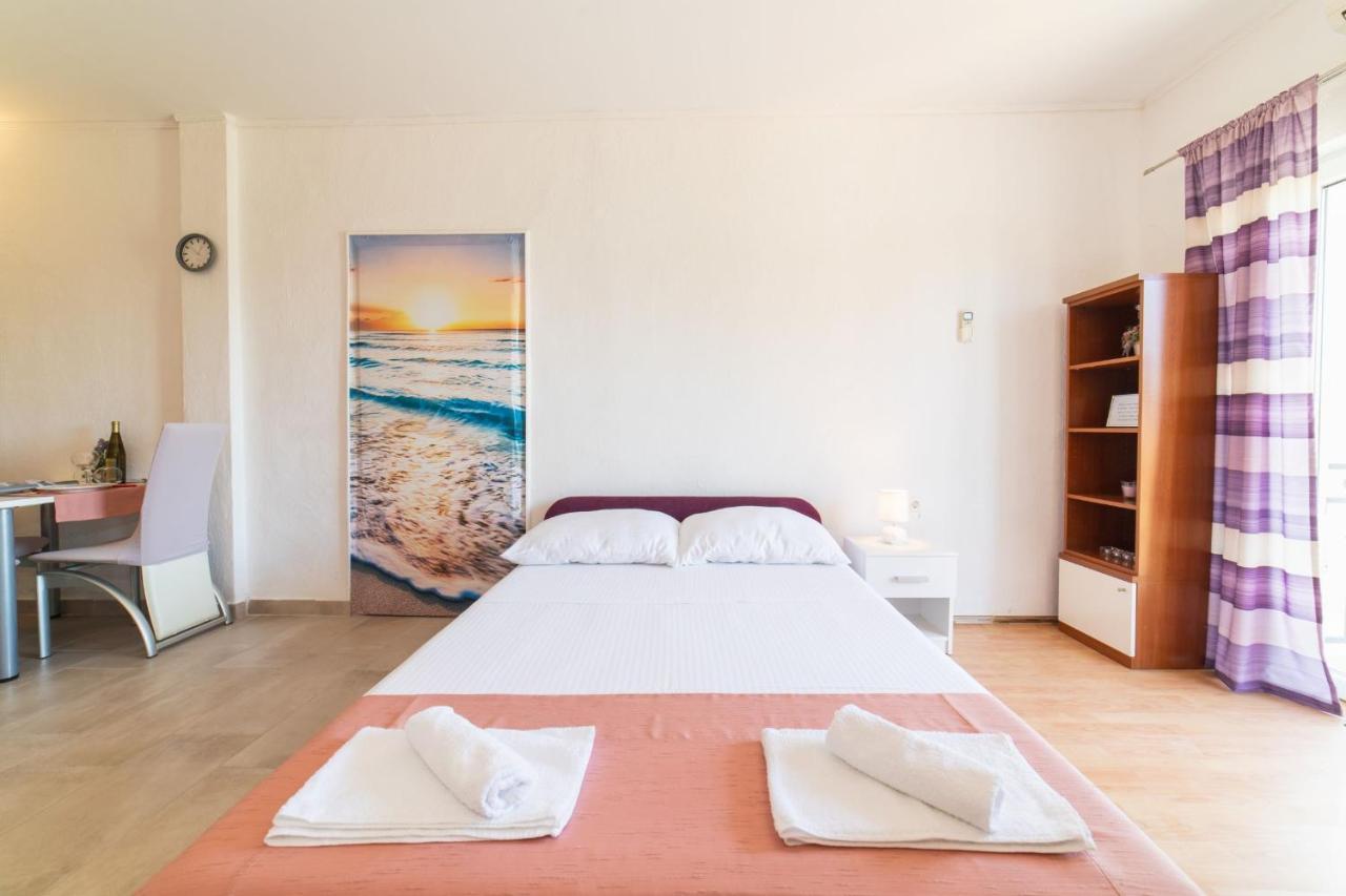 Apartment Livaja Kaštel Novi Kültér fotó