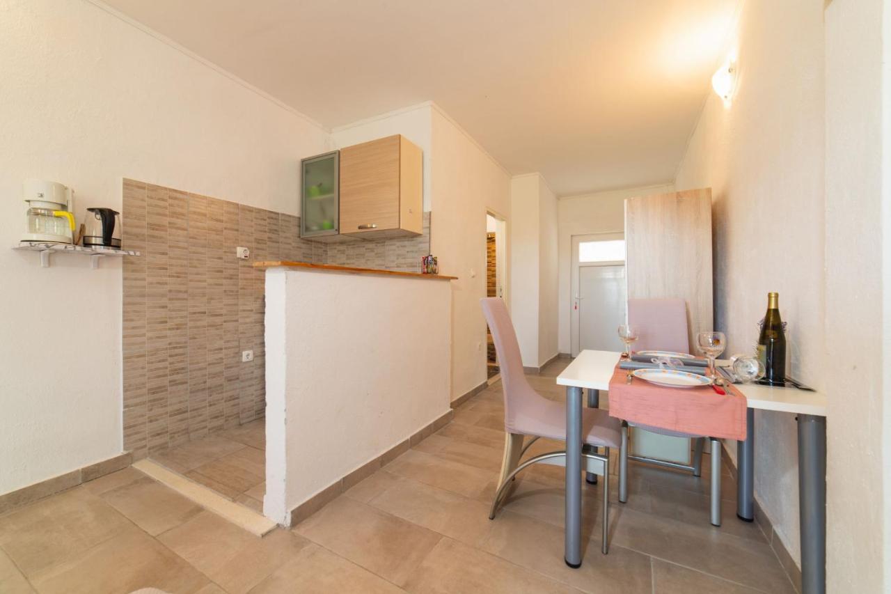 Apartment Livaja Kaštel Novi Kültér fotó