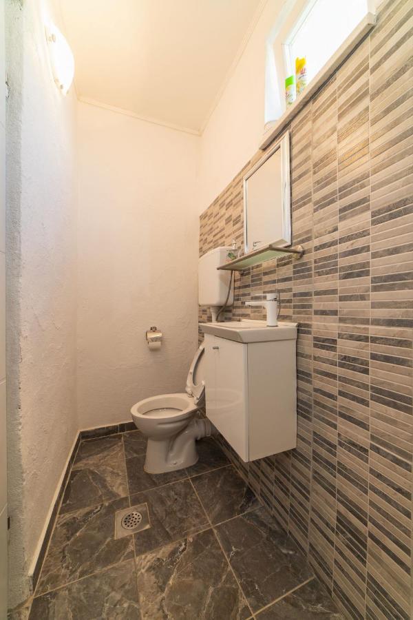 Apartment Livaja Kaštel Novi Kültér fotó